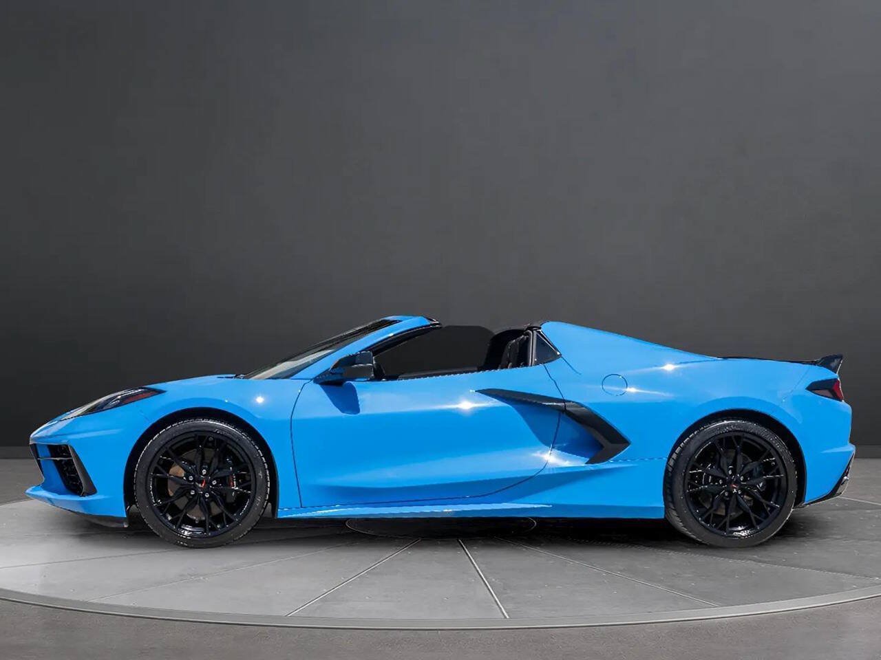 Used 2024 Chevrolet Corvette Stingray Preferred Conv w/ Z51 Performance Package RWD image 3