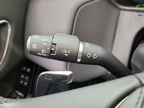 Used 2026 Land Rover Range Rover Velar S AWD/4WD image 40