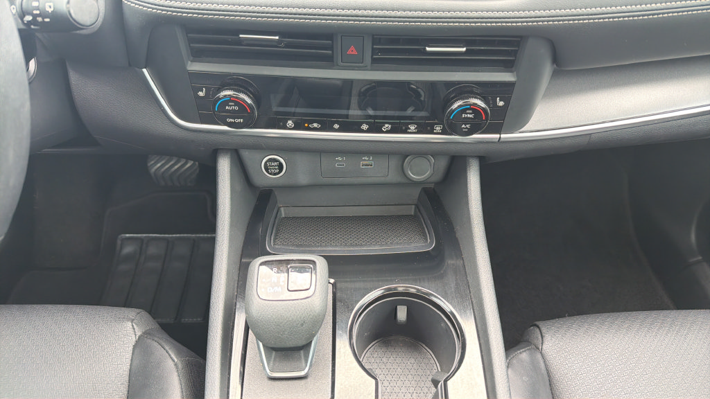 Certified 2023 Nissan Rogue SV w/ SV Premium B Package AWD/4WD image 16