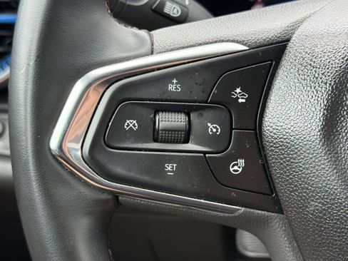 Used 2025 Chevrolet Trax LT w/ LT Convenience Package FWD image 17