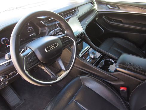 Used 2021 Jeep Grand Cherokee L Limited image 19