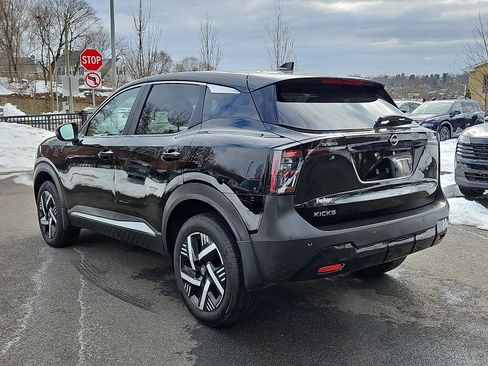 Certified 2025 Nissan Kicks SV w/ Illumination Package image 4