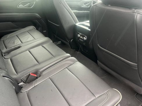 Used 2024 GMC Yukon XL SLT image 17