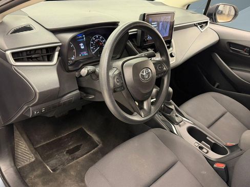 Used 2024 Toyota Corolla LE FWD image 3