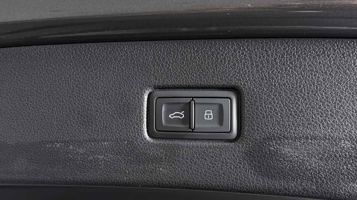 Used 2020 Audi Q7 3.0T Prestige w/ Prestige Package AWD/4WD image 33