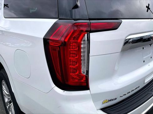Used 2024 GMC Yukon XL SLT image 32