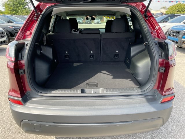 Used 2019 Jeep Cherokee Latitude w/ Popular Appearance Group AWD/4WD image 14