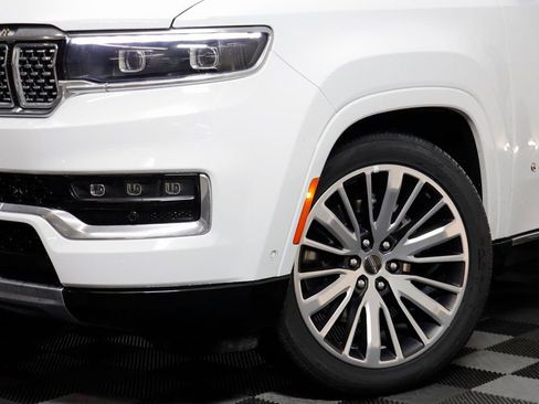 Used 2024 Jeep Grand Wagoneer L Series III image 3