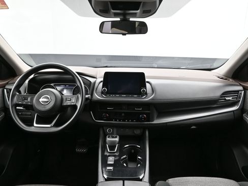 Used 2023 Nissan Rogue SV image 19