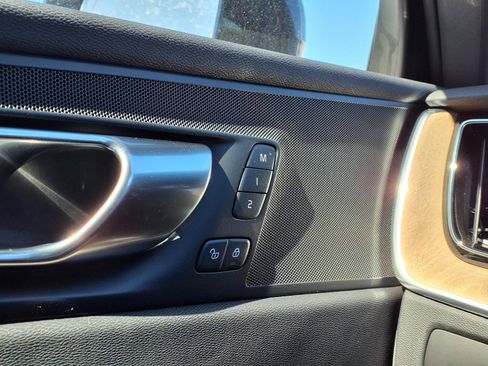 New 2026 Volvo XC60 B5 Plus w/ Protection Package Premier image 19