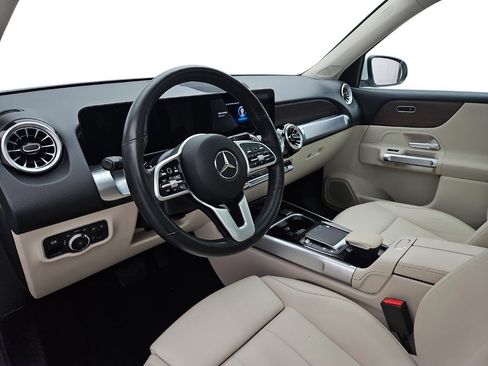 Used 2022 Mercedes-Benz GLB 250 4MATIC image 11