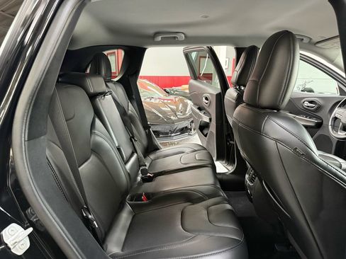 Used 2020 Jeep Cherokee Limited AWD/4WD image 20