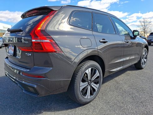 New 2025 Volvo XC60 T8 Core w/ Climate Package image 4