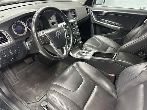 Used 2012 Volvo S60 T5 FWD image 2