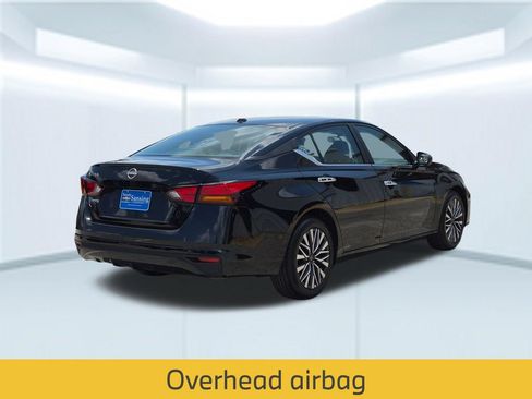 Used 2025 Nissan Altima 2.5 SV FWD image 6