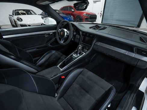 Used 2015 Porsche 911 GT3 RWD image 28