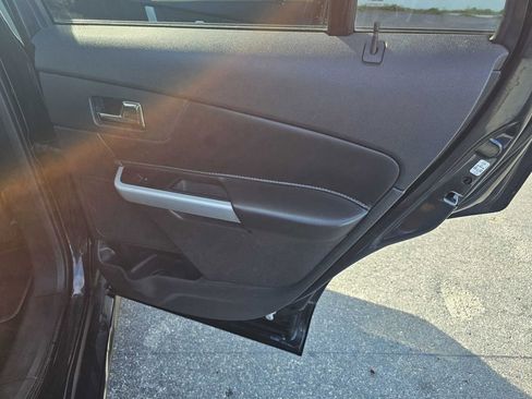 Used 2013 Ford Edge Sport w/ Driver Entry Pkg image 20