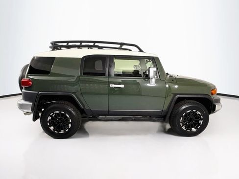 Used 2013 Toyota FJ Cruiser 4WD w/ Convenience Pkg image 4