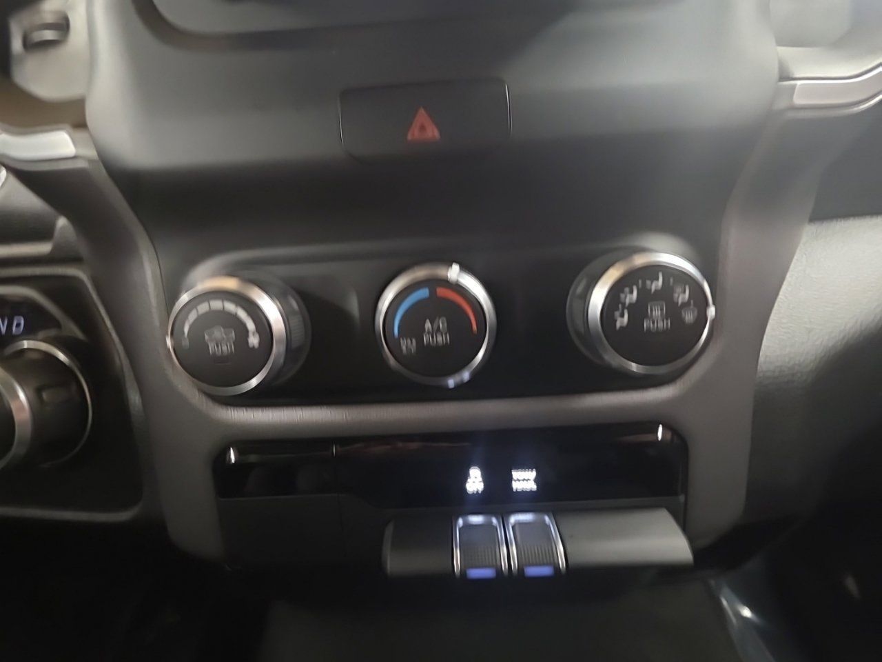 Used 2020 RAM 1500 Big Horn RWD image 29