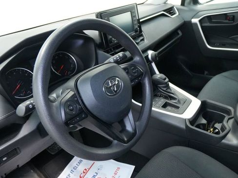 Used 2020 Toyota RAV4 LE image 11