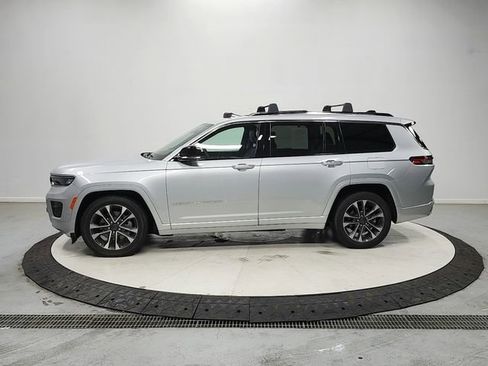 Used 2023 Jeep Grand Cherokee L Overland w/ Luxury Tech Group IV AWD/4WD image 4
