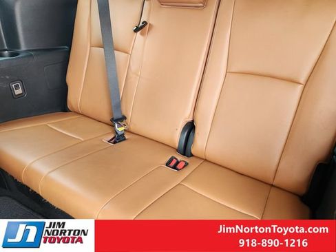 Used 2021 Toyota Highlander Platinum AWD/4WD image 33