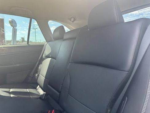 Used 2018 Subaru Outback 3.6R Limited AWD/4WD image 22