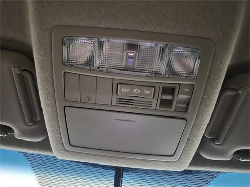 Used 2012 Toyota Highlander Limited image 37