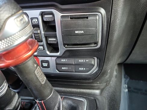 Certified 2020 Jeep Wrangler Unlimited Rubicon w/ Cold Weather Group image 37