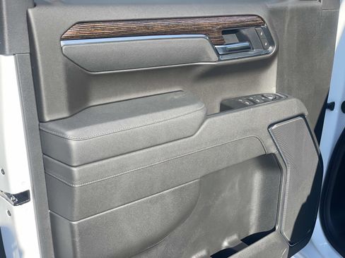 New 2026 GMC Sierra 1500 SLE w/ Preferred Package image 20