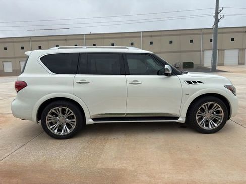 Used 2014 INFINITI QX80 4WD w/ Deluxe Touring Package image 4