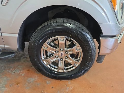 Used 2022 Ford F150 XLT w/ Equipment Group 302A High image 12