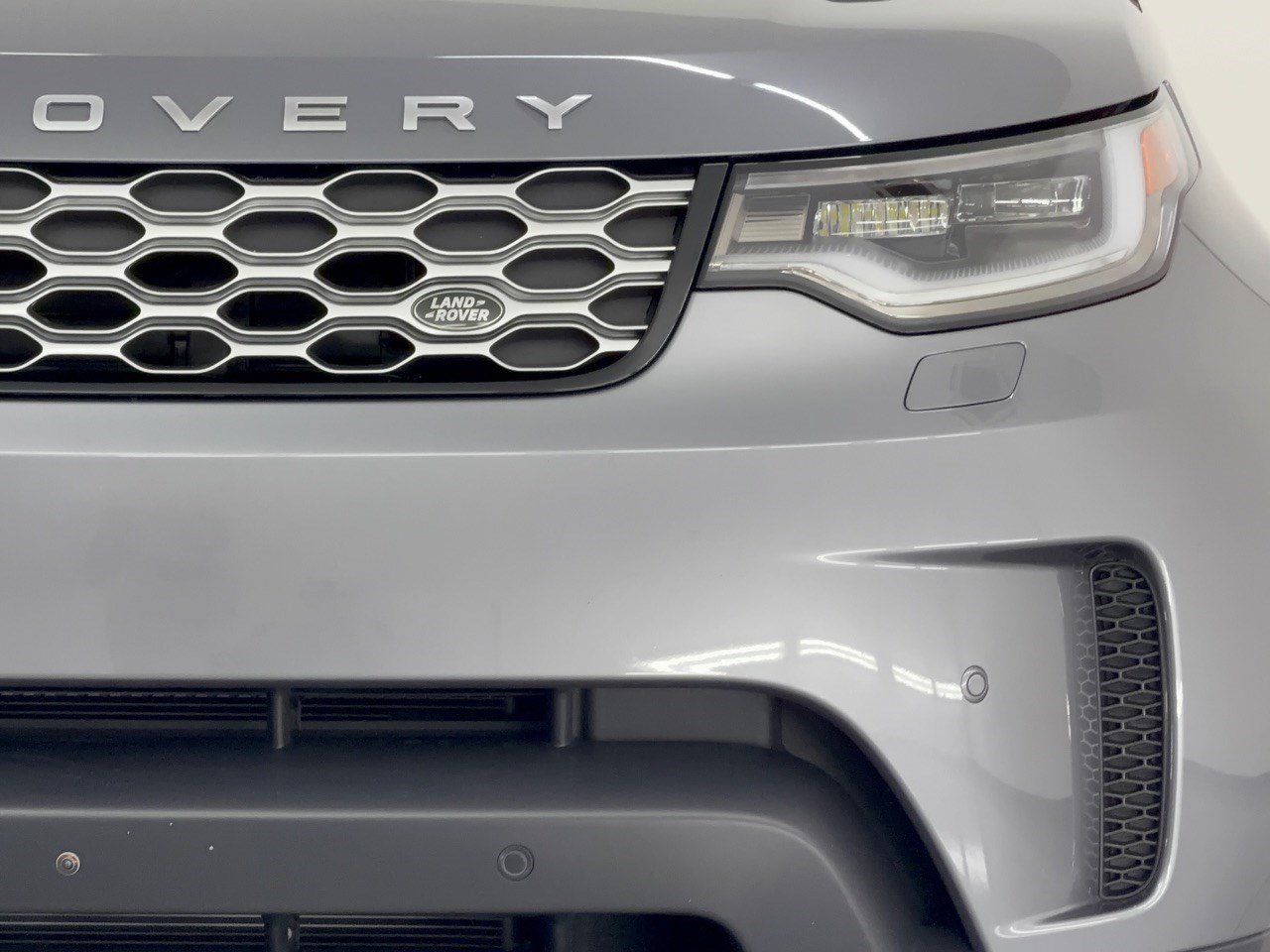 Certified 2026 Land Rover Discovery S AWD/4WD image 12