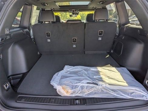 New 2025 Jeep Grand Cherokee Limited RWD image 20