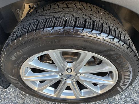Used 2016 Ford Explorer Limited w/ Equipment Group 301A AWD/4WD image 36