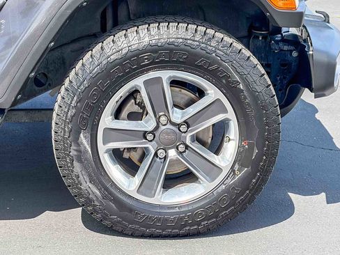 Used 2021 Jeep Wrangler Unlimited Sahara AWD/4WD image 9