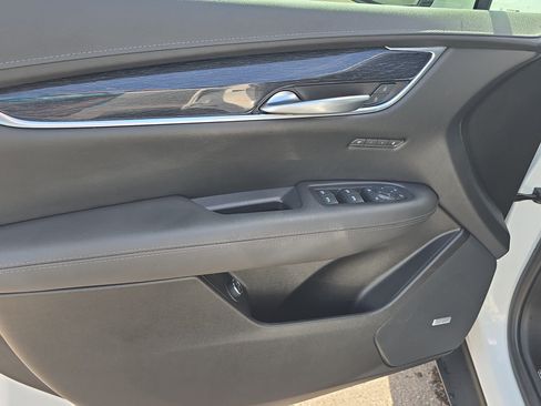 Used 2022 Cadillac XT5 Premium Luxury FWD image 18