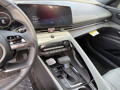 New 2026 Hyundai Elantra Limited image 27