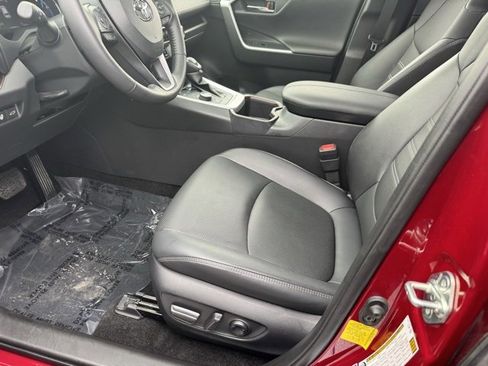 Certified 2022 Toyota RAV4 Limited image 6
