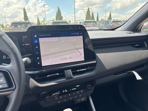 Used 2026 Subaru Outback Premium image 3