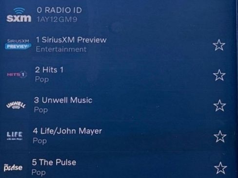 Used 2025 Volvo XC40 B5 Core image 23