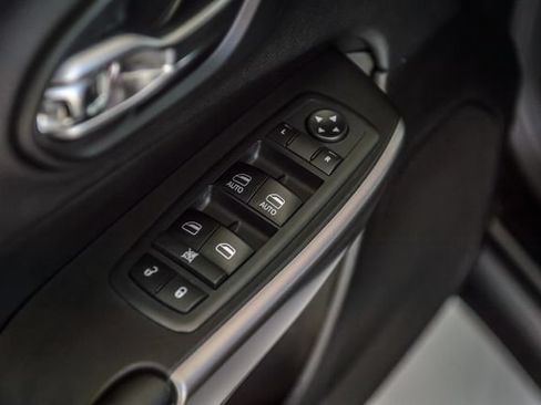Used 2019 Jeep Cherokee Latitude Plus FWD image 49