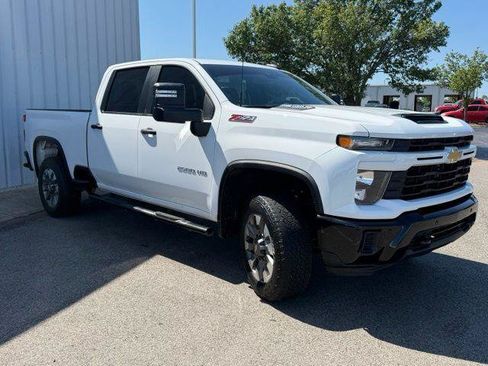 Used 2025 Chevrolet Silverado 2500 Custom w/ Custom Value Package AWD/4WD image 13