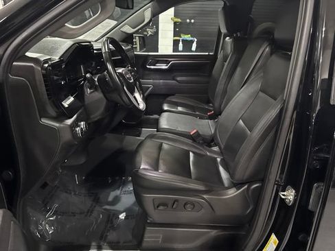 Used 2025 GMC Sierra 1500 SLT AWD/4WD image 12