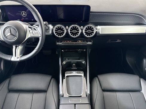 Used 2025 Mercedes-Benz GLB 250 image 14