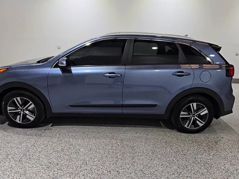 Used 2022 Kia Niro EX Premium FWD image 5