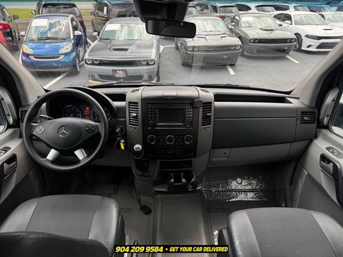 Used 2018 Mercedes-Benz Sprinter 2500 image 33