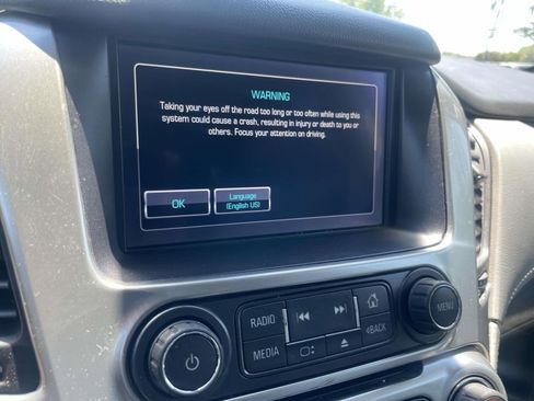 Used 2015 Chevrolet Suburban LT RWD image 25