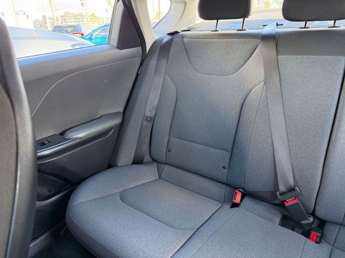 Used 2025 Kia K4 LXS image 38