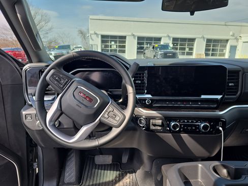 Used 2026 GMC Sierra 1500 SLE image 16